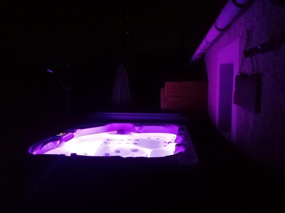 Gite De Charme Spa Privatif L'Oustau Di Tonin Malaucene Exterior photo